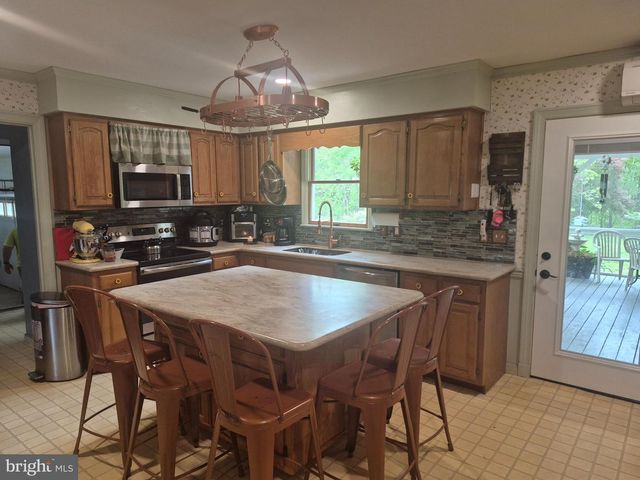 9472 QUAIL RUN RD, Denton, MD 21629