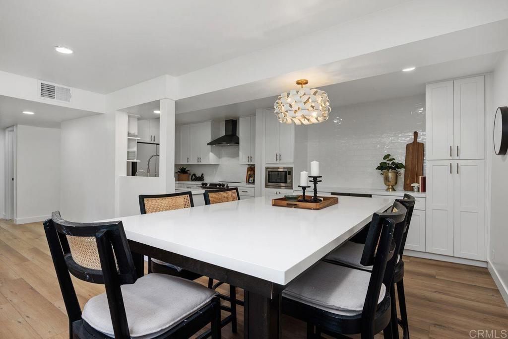 2607 Pirineos Way 114, Carlsbad, CA 92009 — exterior