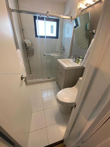 234 Avalon Ave, Lauderdale By The Sea, FL 33308