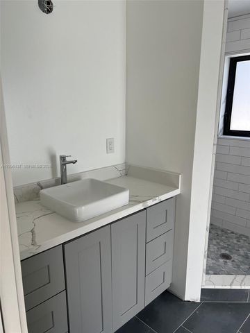 234 Avalon Ave, Lauderdale By The Sea, FL 33308