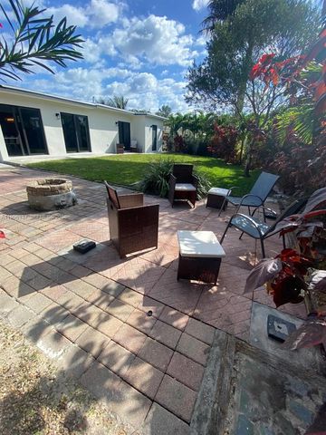 234 Avalon Ave, Lauderdale By The Sea, FL 33308