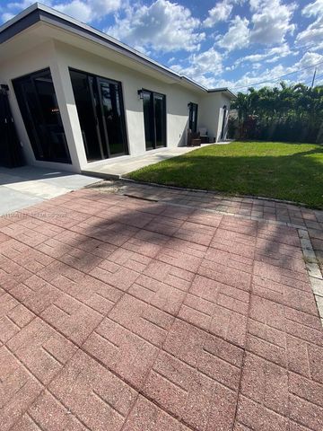 234 Avalon Ave, Lauderdale By The Sea, FL 33308