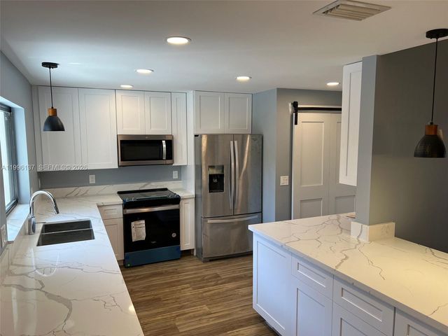 234 Avalon Ave, Lauderdale By The Sea, FL 33308