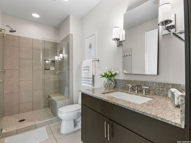 610 E Market St Unit 2807, San Antonio, TX 78205