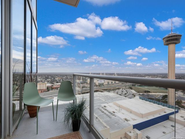 610 E Market St Unit 2807, San Antonio, TX 78205