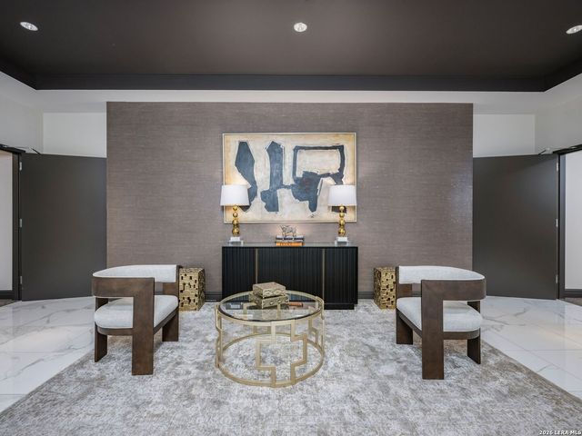 610 E Market St Unit 2807, San Antonio, TX 78205