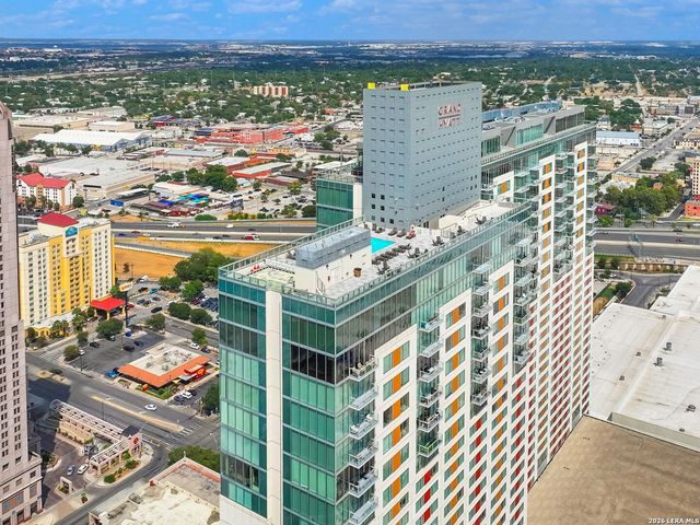 610 E Market St Unit 2807, San Antonio, TX 78205