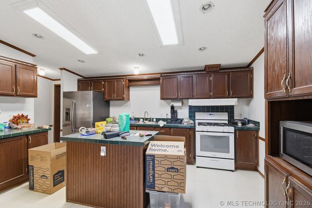 20591 W 161st Street S, Kellyville, OK 74039