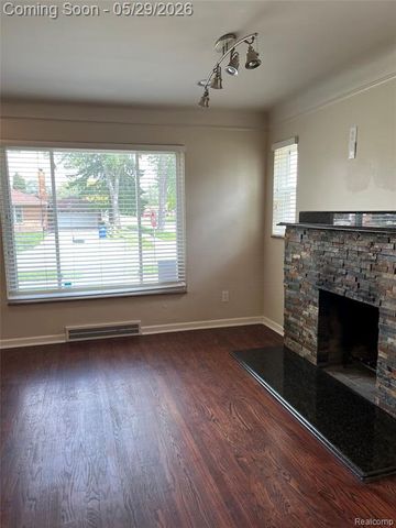 9001 Riverdale, Redford, MI 48239