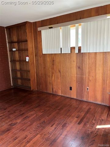 9001 Riverdale, Redford, MI 48239