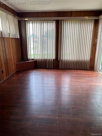 9001 Riverdale, Redford, MI 48239