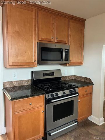 9001 Riverdale, Redford, MI 48239