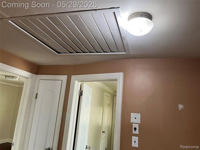 9001 Riverdale, Redford, MI 48239