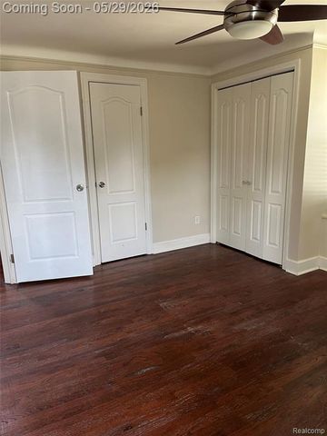 9001 Riverdale, Redford, MI 48239