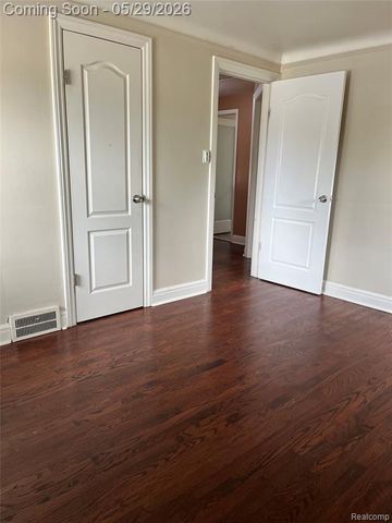 9001 Riverdale, Redford, MI 48239