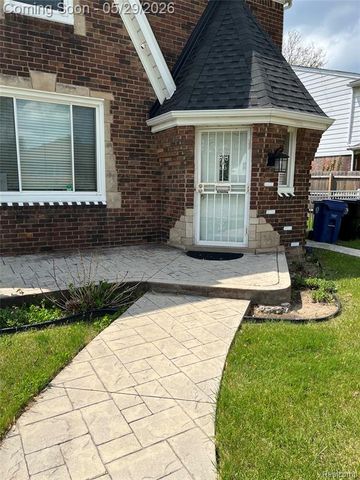 9001 Riverdale, Redford, MI 48239