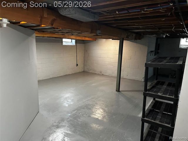 9001 Riverdale, Redford, MI 48239