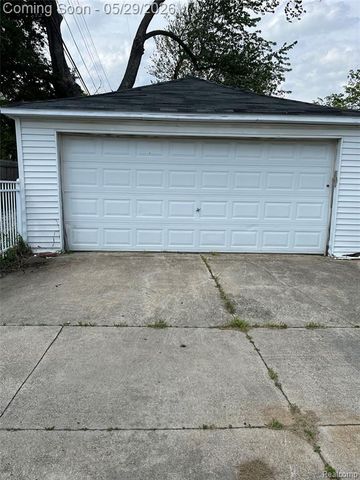 9001 Riverdale, Redford, MI 48239