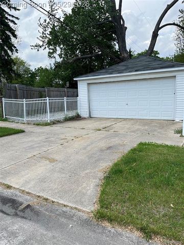 9001 Riverdale, Redford, MI 48239