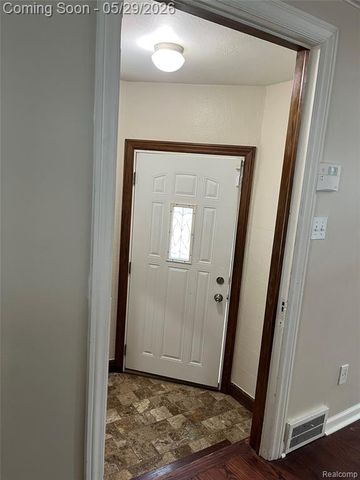 9001 Riverdale, Redford, MI 48239