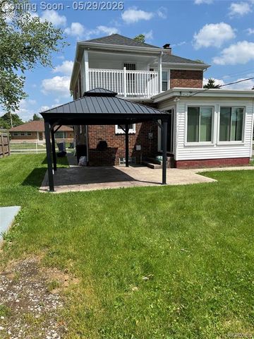 9001 Riverdale, Redford, MI 48239