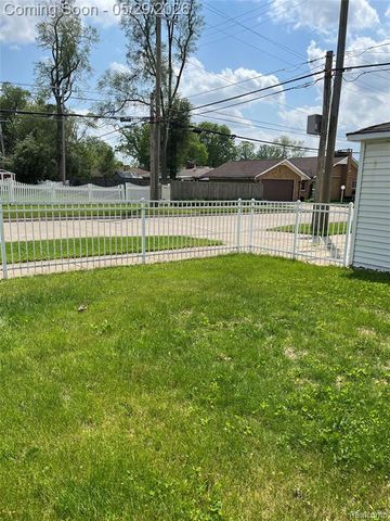 9001 Riverdale, Redford, MI 48239