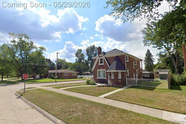9001 Riverdale, Redford, MI 48239