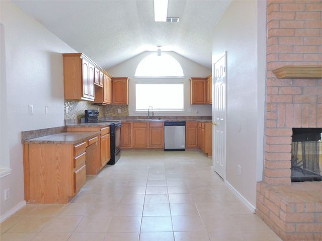 2409 Westview Trail, Denton, TX 76207