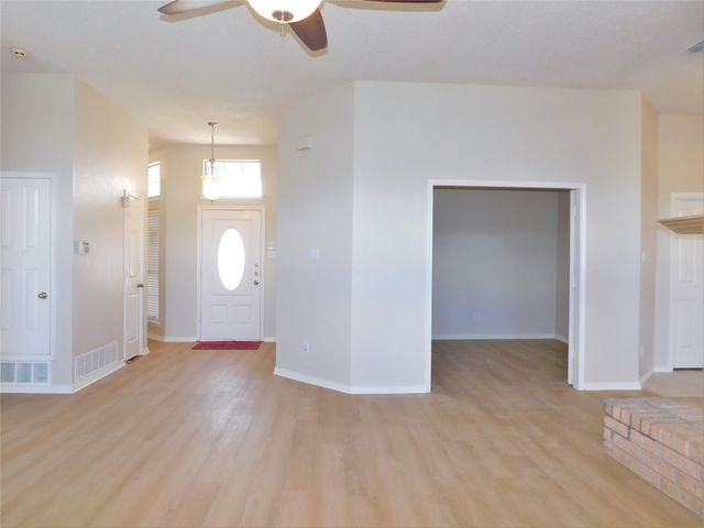 2409 Westview Trail, Denton, TX 76207