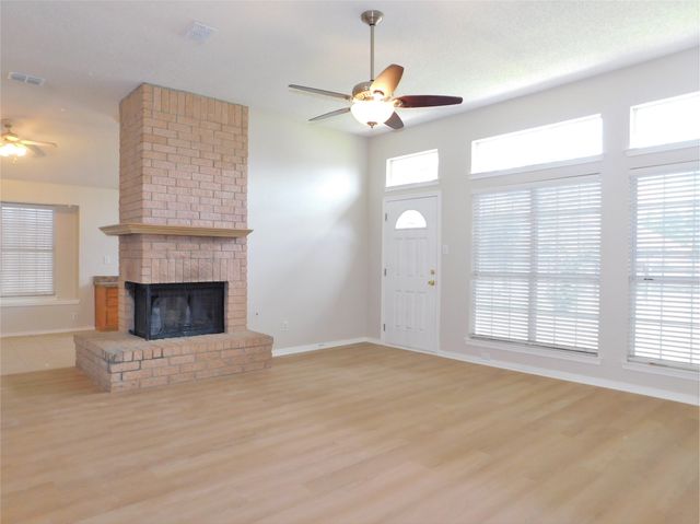 2409 Westview Trail, Denton, TX 76207