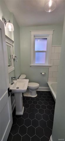 6568 Smiley Avenue, St Louis, MO 63139