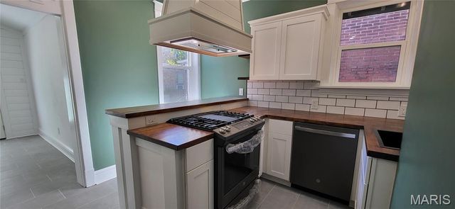 6568 Smiley Avenue, St Louis, MO 63139