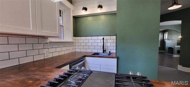 6568 Smiley Avenue, St Louis, MO 63139