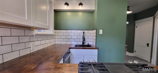 6568 Smiley Avenue, St Louis, MO 63139