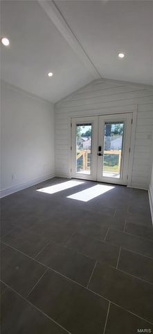 6568 Smiley Avenue, St Louis, MO 63139