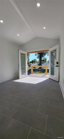 6568 Smiley Avenue, St Louis, MO 63139