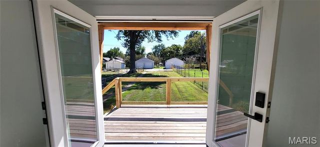 6568 Smiley Avenue, St Louis, MO 63139