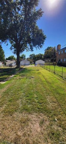 6568 Smiley Avenue, St Louis, MO 63139