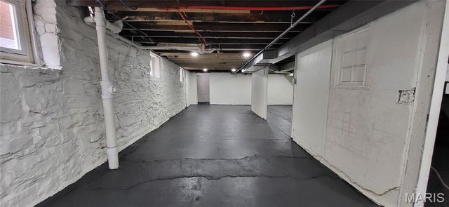 6568 Smiley Avenue, St Louis, MO 63139