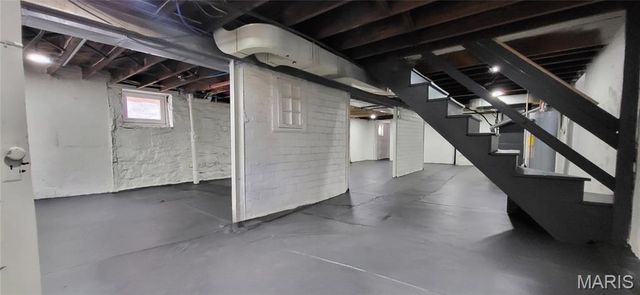 6568 Smiley Avenue, St Louis, MO 63139