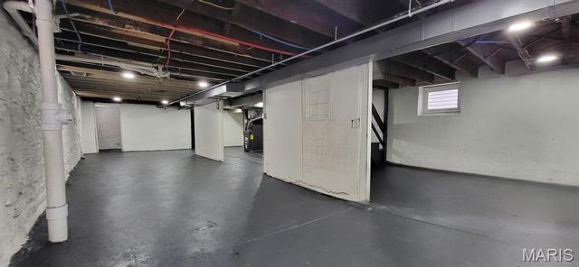 6568 Smiley Avenue, St Louis, MO 63139