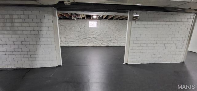 6568 Smiley Avenue, St Louis, MO 63139