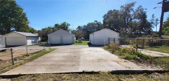 6568 Smiley Avenue, St Louis, MO 63139