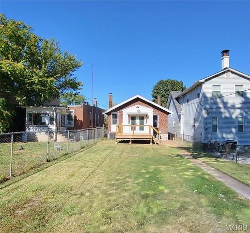 6568 Smiley Avenue, St Louis, MO 63139