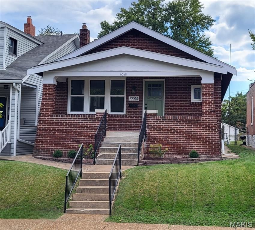 6568 Smiley Avenue, St Louis, MO 63139