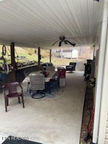 151 Walls Hollow Rd, Oliver Springs, TN 37840