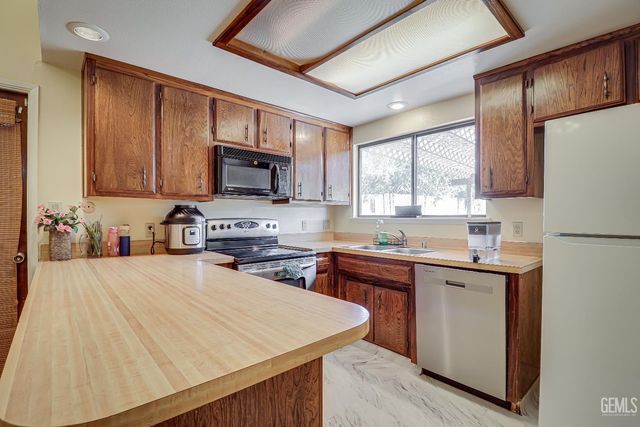 6901 Shelby Loop, Bakersfield, CA 93309