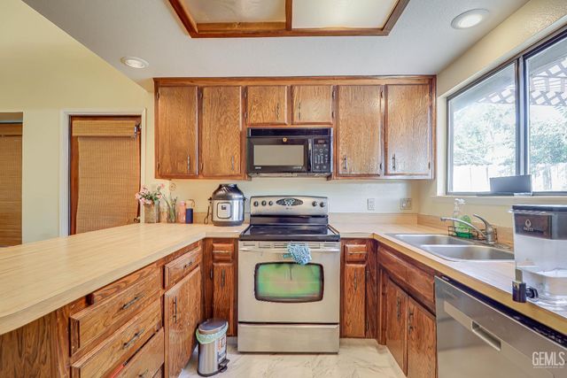 6901 Shelby Loop, Bakersfield, CA 93309