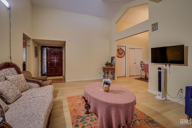 6901 Shelby Loop, Bakersfield, CA 93309