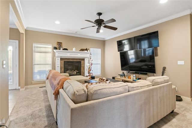 6136 Knoll View, Rogers, AR 72758